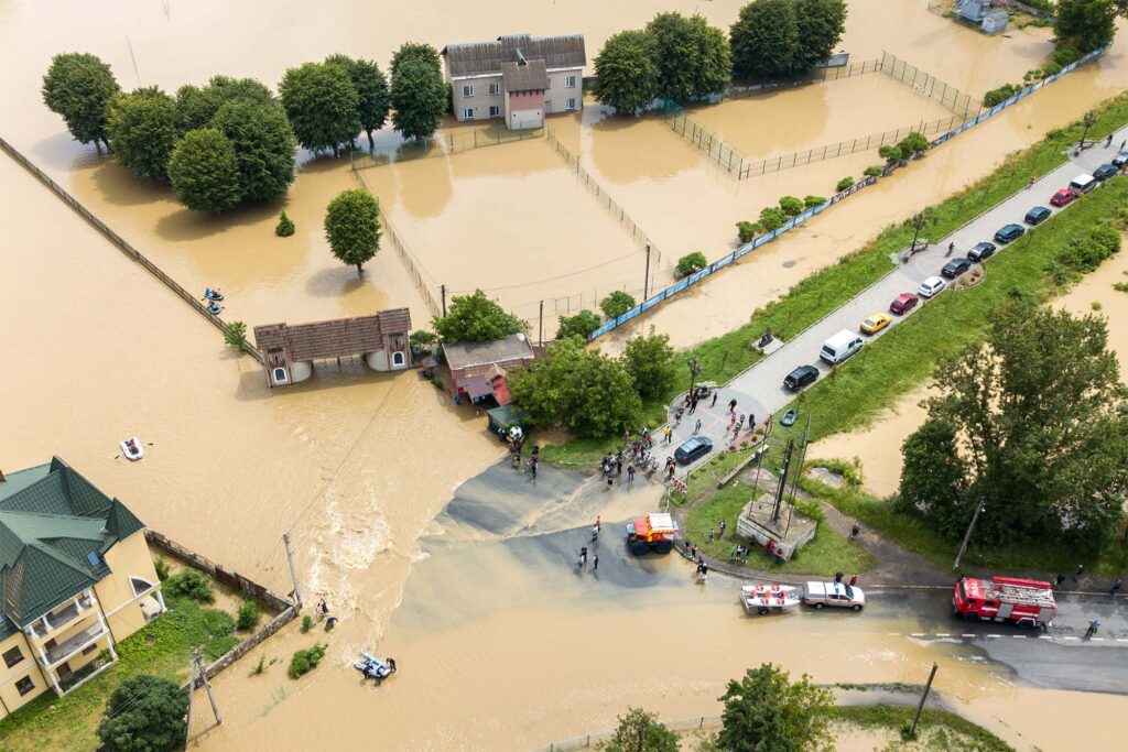 How dbtech’s Downtime Solution Keep Hospitals Running During Natural Disasters