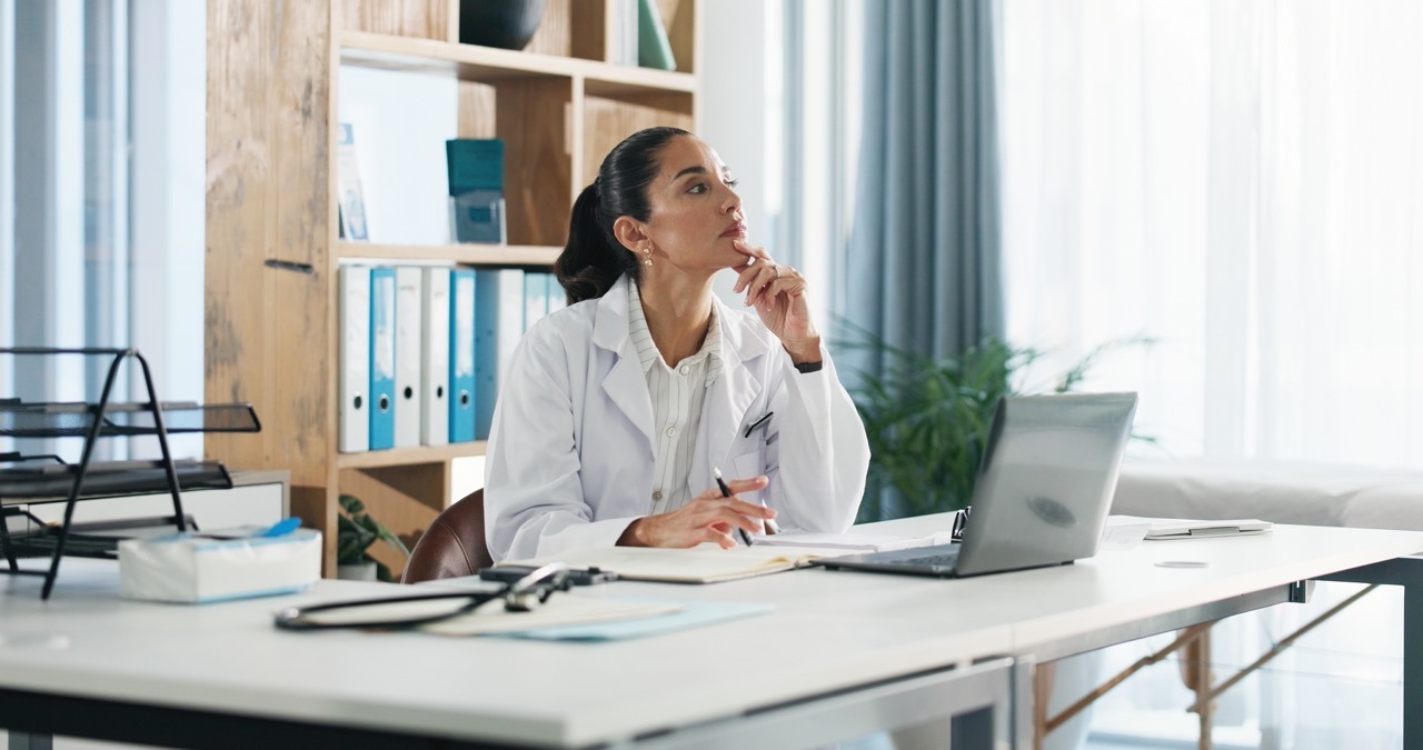 Healthcare IT director using a structured vendor evaluation framework to compare EHR downtime solution capabilities on HL7 integration, offline architecture, and recovery process